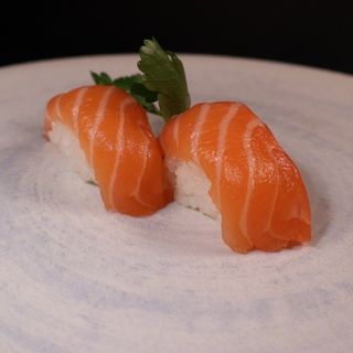 Nigiri De Salmón (2 Uds.)