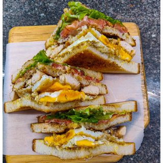 Grilled Chicken and Egg Toastie