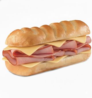 Sandwich con prosciutto cotto e formaggio