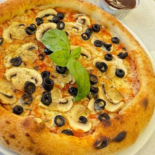 Pizza Funghi