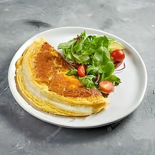 Классический французский омлет с сыром