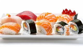 127 Sushi sashimi 12 pezzi