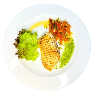 Курячий стейк з соусом із печеного перцю (130/75/45г)