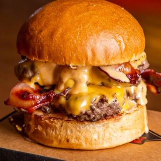 Menu Gold Cheeseburger