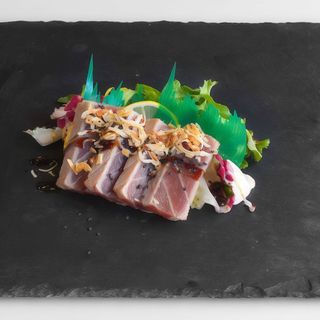 54. Tataki Black Pepper Tuna (4 Pzs.)