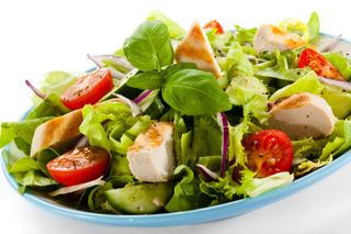 Insalata con pollo bianco grill