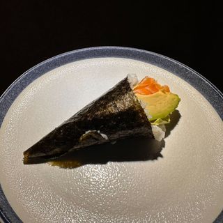 Temaki salmone avocado