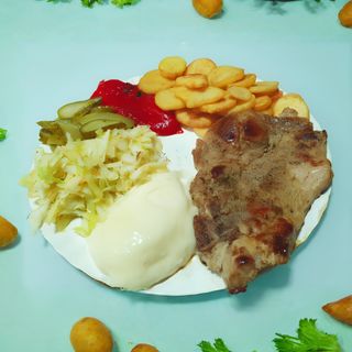 Meniu ceafa de porc la gratar