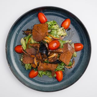 Теплый салат с баклажанами 