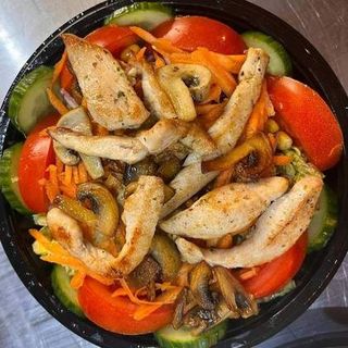 Insalata pollo e funghi