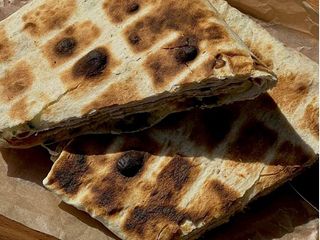 Лаваш з сиром сулугунi (150g)