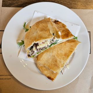 Ramstek sendvić u domaćem pecivu