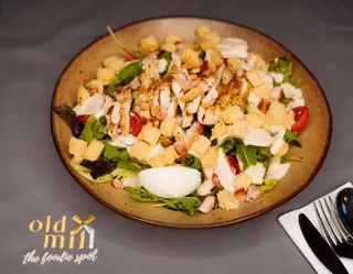 Salata Caesar..