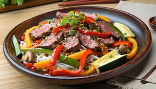 Wok cu muschi de vita