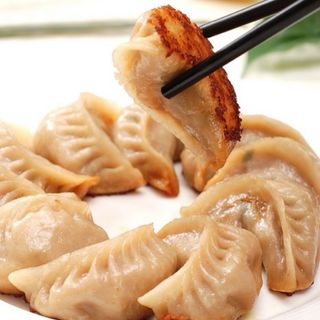 89.Gyozas de carne 100% casera a la plancha  (10 uds.)