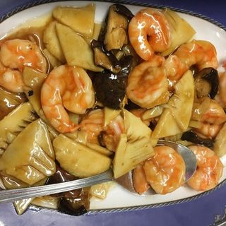 Gambas con bambú  y setas chinas
