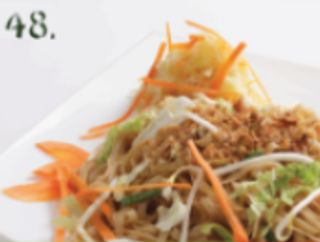 Makaron ryżowy smażony z warzywami