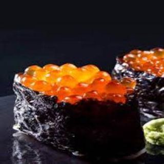 50. Gurkan Nigiri De Huevas De Salmón (2 Uds.)