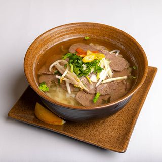 06.Zupa PHO z wołowiną