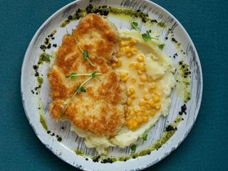 Шніцель із курячого філе та картопляне пюре (350g)