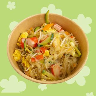 Spaghetti di soia con frutti di mare