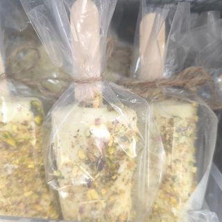 Bombón pistacho con chocolate blanco 