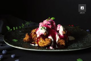 Papanasi cu smantana si dulceata