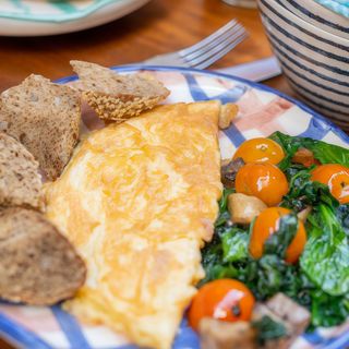 Con Huevos Revueltos