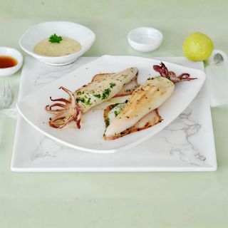 Calamaro alla griglia con contorno