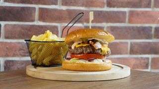 Classic burger + Coca-Cola 0.33l