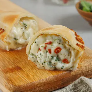 Empanada Caprese