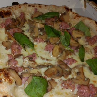 Pizza capricciosa
