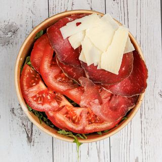 Insalata N 12. Bresaola, Rucola, Parmigiano, Pomodori