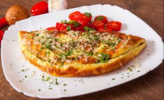 Omleta cu sunca si cascaval 230 gr.