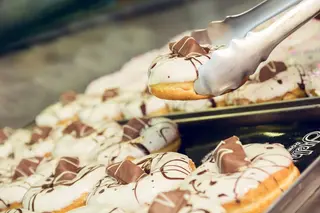 12 Donuts 