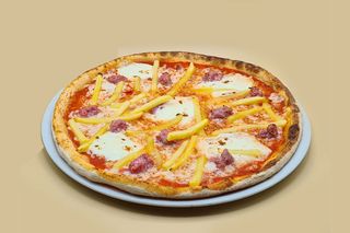 Pizza patate e salsiccia