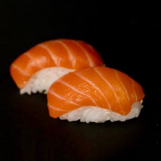 Nigiri Łosoś Surowy