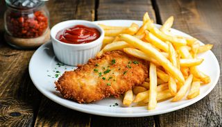 Snitel de porc cu cartofi prajiti