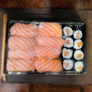 J42 Sushi salmone