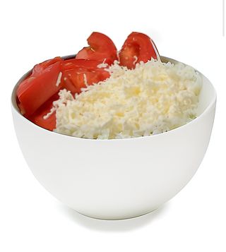 Salată de Roșii cu Brânză