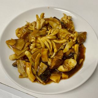 Sepia Con Bambú Y Setas Chinas