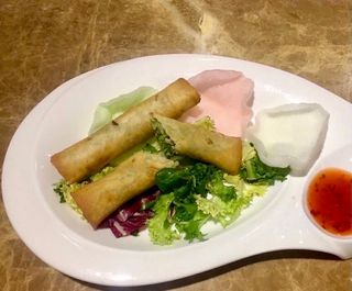 春卷Rollo de primavera (2 uds.)