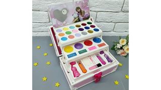 Набор косметики в сундуке