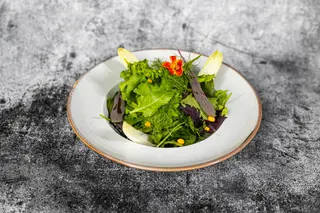 Mix frunze de grădină cu vinaigrette de lămâie K