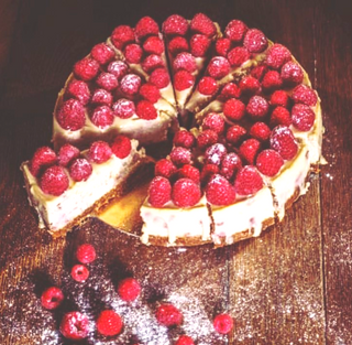 Cheesecake de yuzu e framboesa