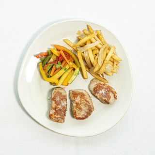 Solomillo De Cerdo Asado Con Papas Salteadas