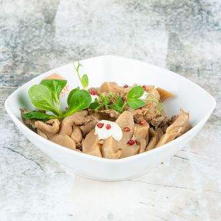 Salată de bureți murați