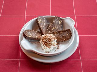 Salame di cioccolato con panna