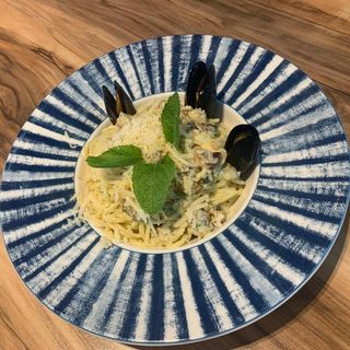 პასტა ზღვის პროდუქტებით-ნაღებით