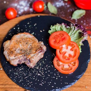 Стейк свинний з картоплею по-селянськи (200г)